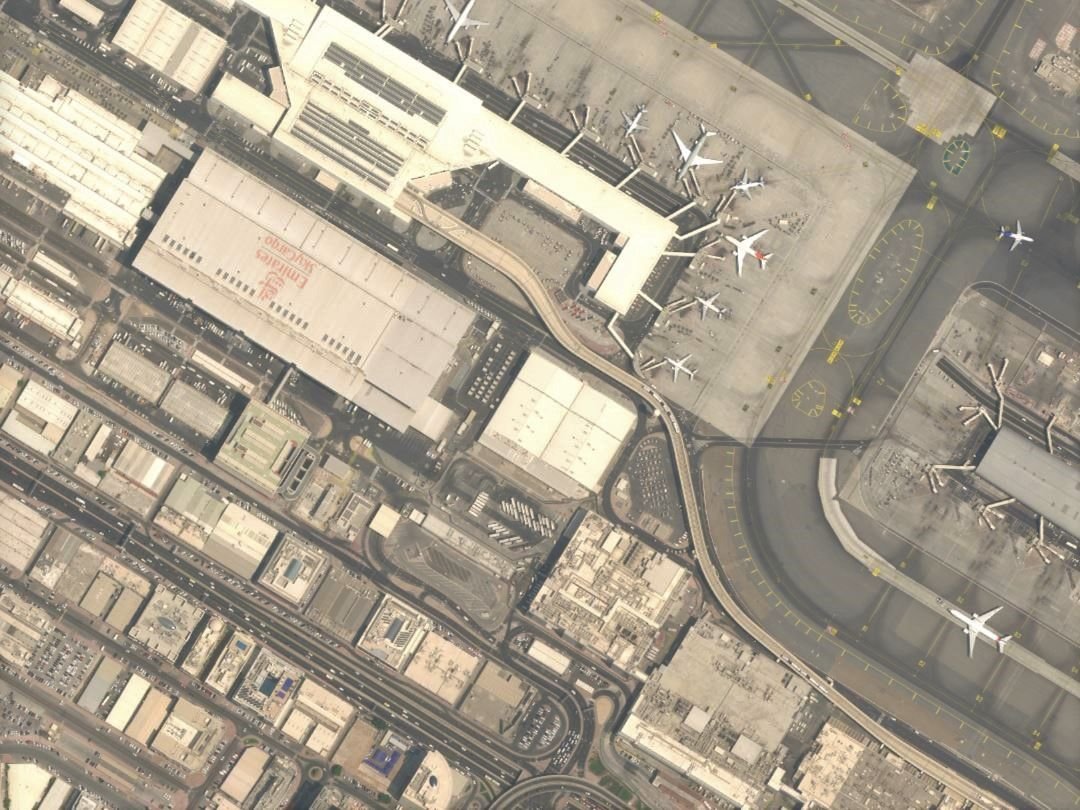 Aeropuerto Internacional de Dubái (DXB), Emiratos Árabes Unidos.